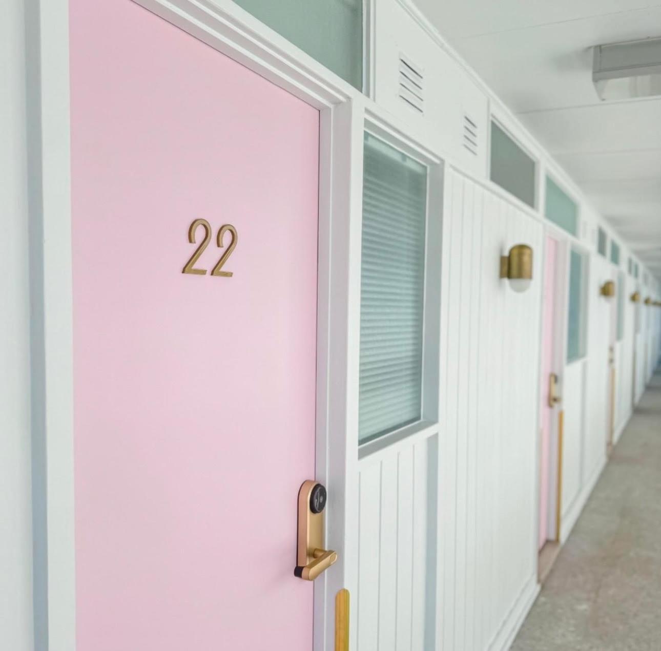 Hotel Surfside 22